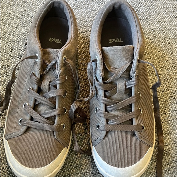 Teva women’s Freewheeler Corduroy Lace-Up Sneakers - Picture 1 of 10